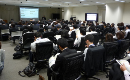 �u���̗l�q