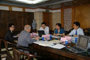 HEEC�Ƃ̋��c�̗l�q