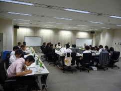 �׋���̗l�q