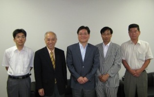 �S���w�Z��s�Ƃ̏W���ʐ^