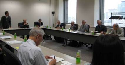 �w�ʎ��^���Ƃ̌���Ɖۑ�Ɋւ��錤����̗l�q